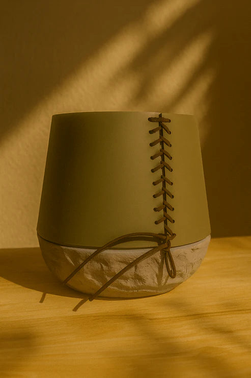 صندوق التخزين المزدوج اللون